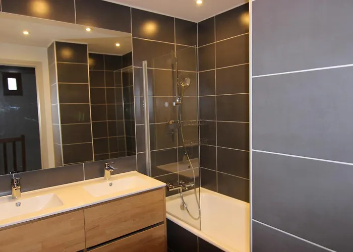 Trois Vallees 516 By Interhome * فال تورُن